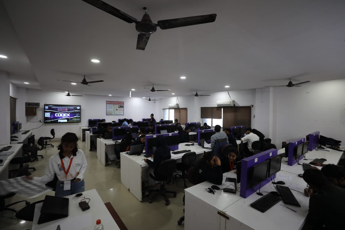 VIVEKA 4.0 Gallery Image 1